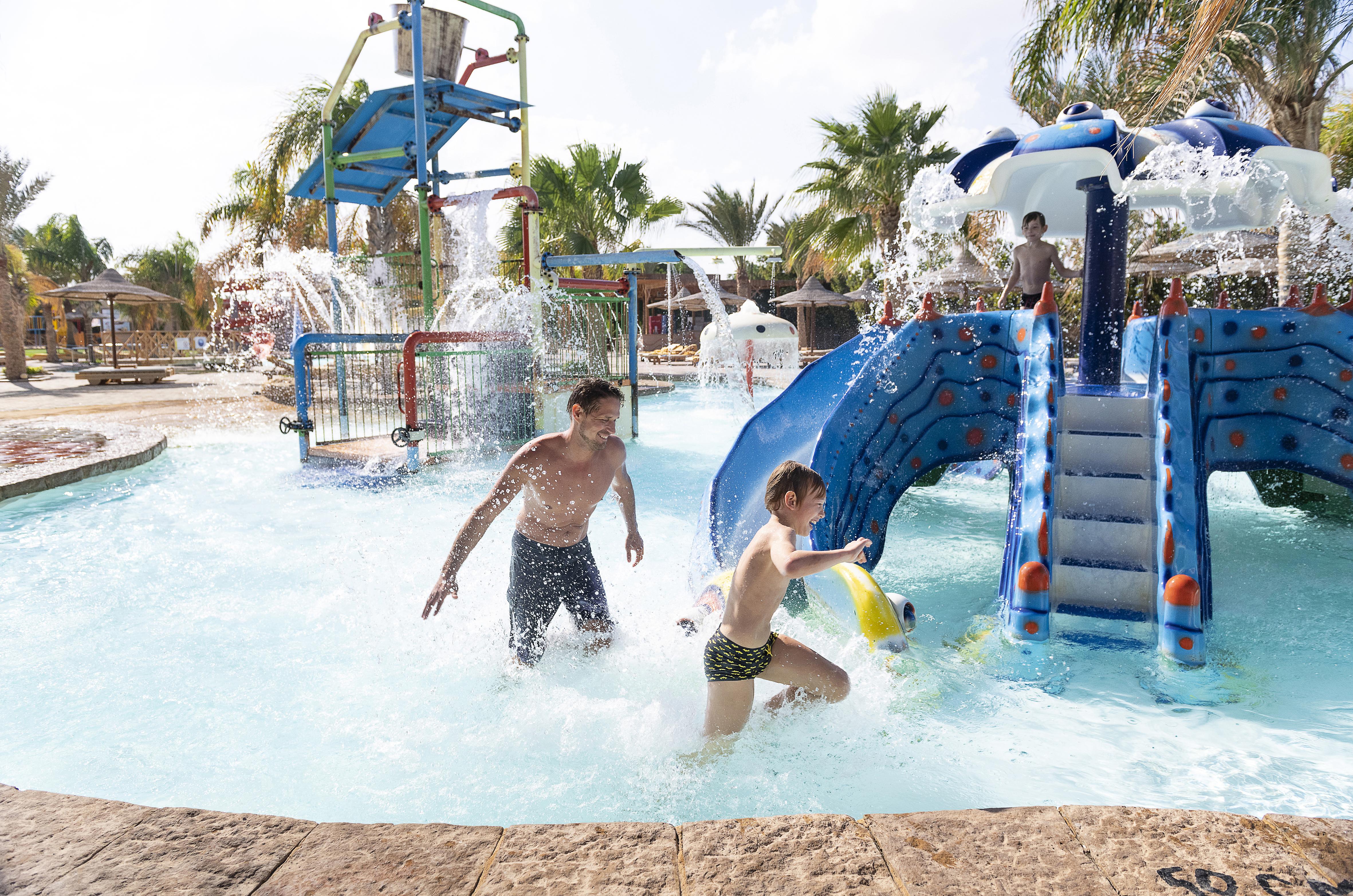Three Corners Sea Beach Resort Bucht von Coraya Exterior foto