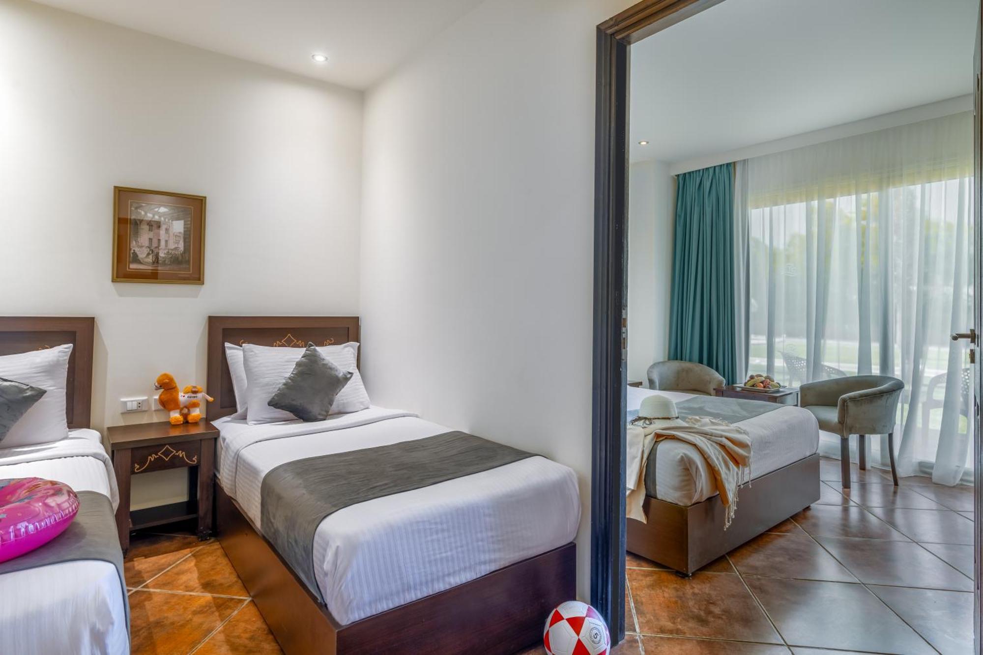 Three Corners Sea Beach Resort Bucht von Coraya Exterior foto